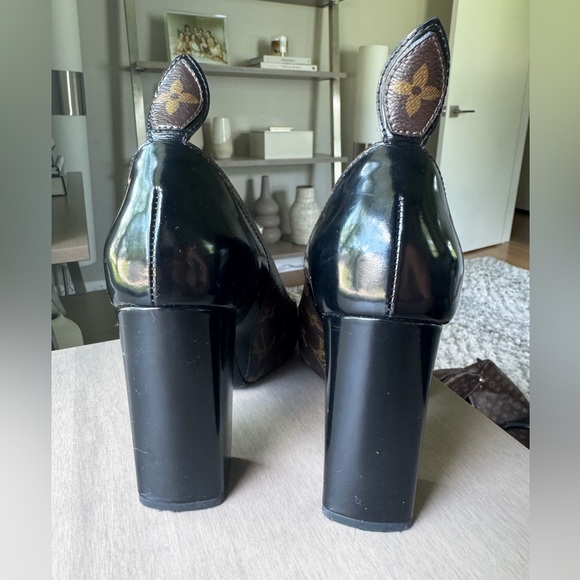 Louis Vuitton Matchmake Heels - Picture 2 of 11